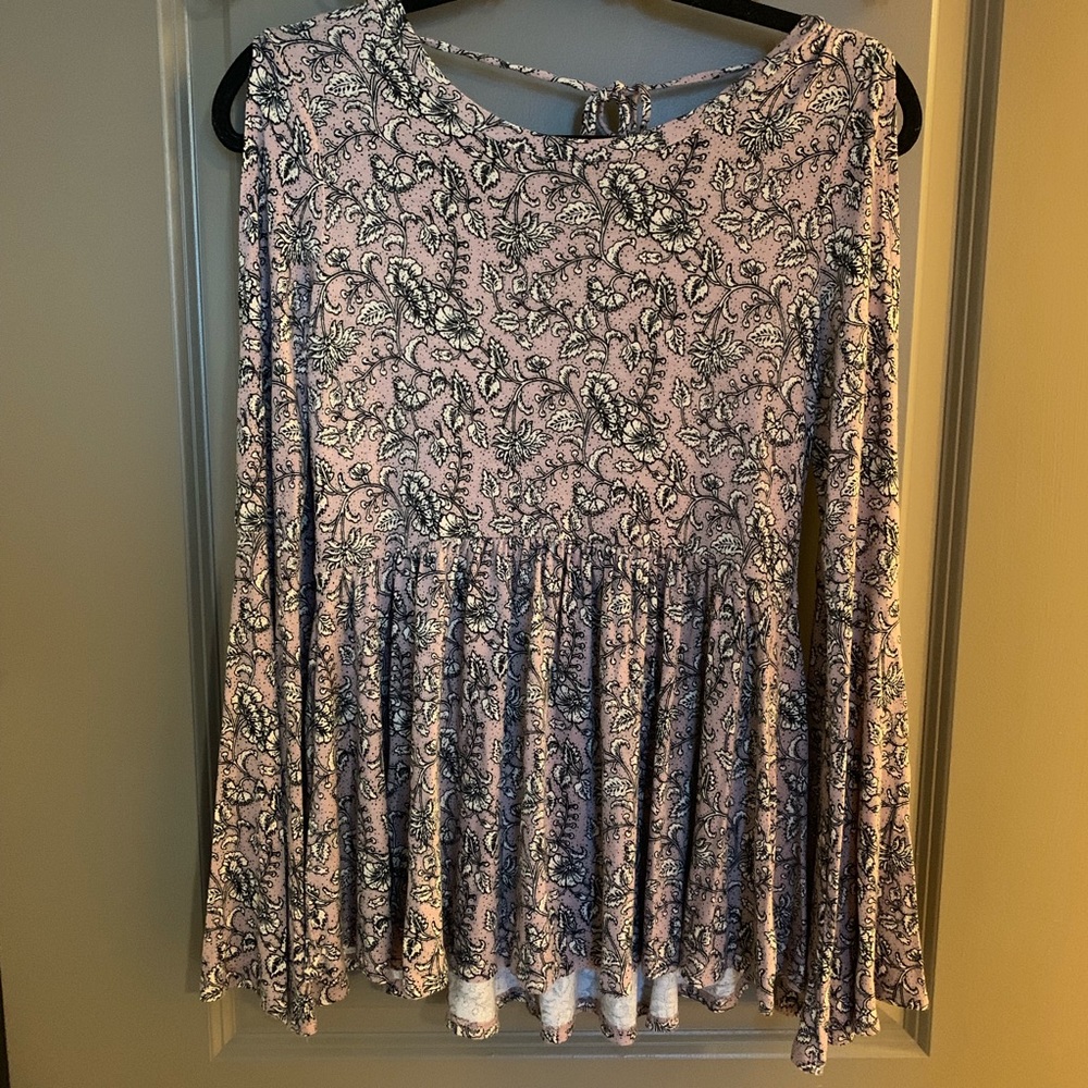 American Eagle Soft & Sexy Pattern Blouse